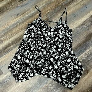 Missimo Flowy Jagged Tank Top